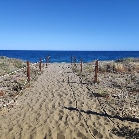Costalita On The Beach - 3 Bedroom Cosy Apartment Estepona Bagian luar foto