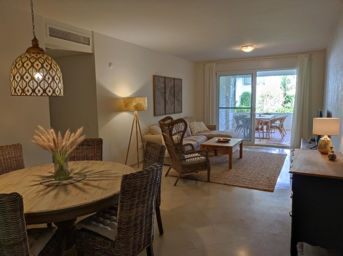 Costalita On The Beach - 3 Bedroom Cosy Apartment Estepona Bagian luar foto