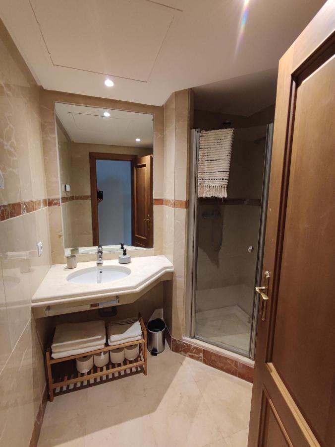 Costalita On The Beach - 3 Bedroom Cosy Apartment Estepona Bagian luar foto