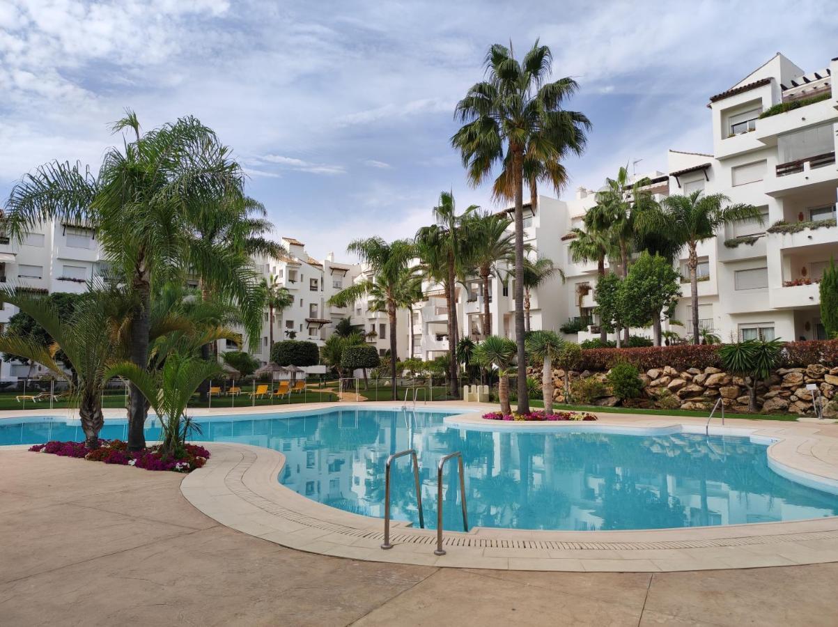 Costalita On The Beach - 3 Bedroom Cosy Apartment Estepona Bagian luar foto