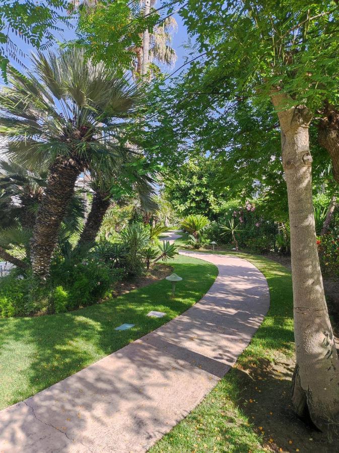 Costalita On The Beach - 3 Bedroom Cosy Apartment Estepona Bagian luar foto